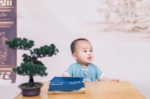 乳山三个月宝宝抬头不稳